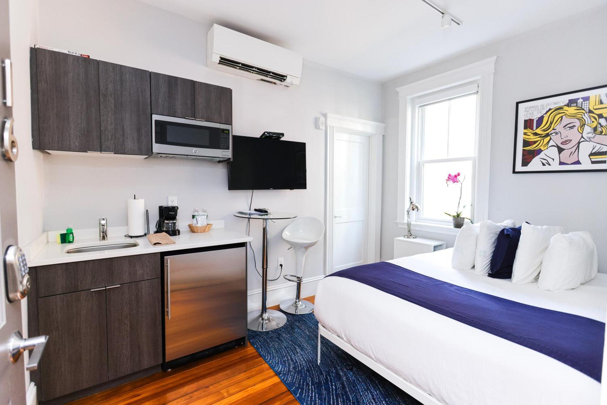 A Stylish Stay W/ A Queen Bed, Heated Floors.. #36 Brookline Exteriér fotografie