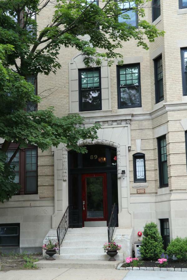 A Stylish Stay W/ A Queen Bed, Heated Floors.. #36 Brookline Exteriér fotografie